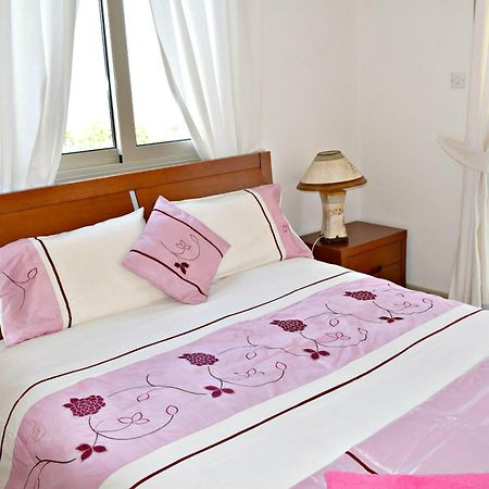 Villa Saraliana Sandy Beach Villas - Heated Pool - Jacuzzi - Private Beach Area Polis ภายนอก รูปภาพ
