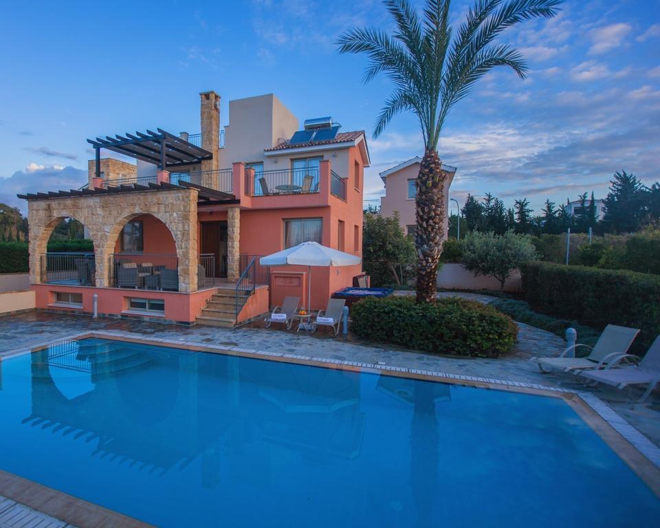 Villa Saraliana Sandy Beach Villas - Heated Pool - Jacuzzi - Private Beach Area Polis ห้อง รูปภาพ