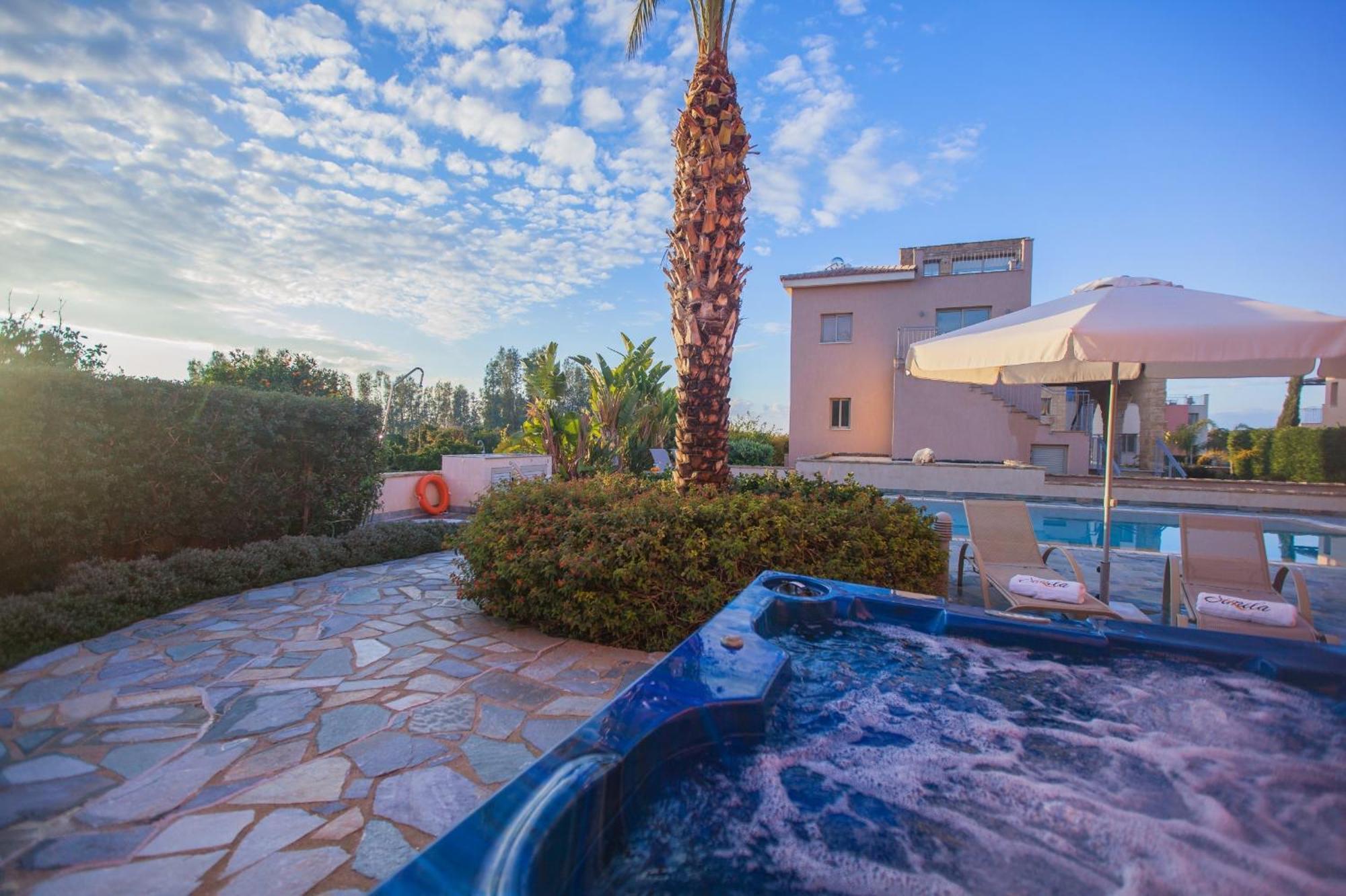 Villa Saraliana Sandy Beach Villas - Heated Pool - Jacuzzi - Private Beach Area Polis ภายนอก รูปภาพ